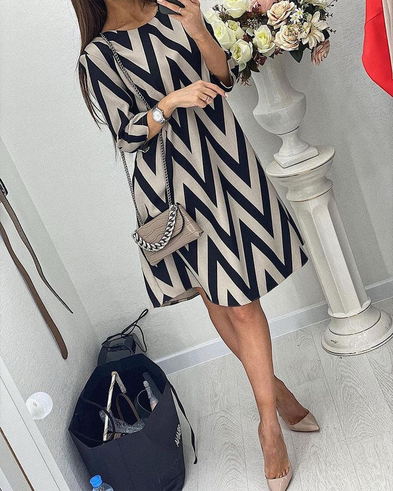 A-lijn Midi-Jurk | Zigzagprint & Driekwartmouwen | Tijdloze Stijl