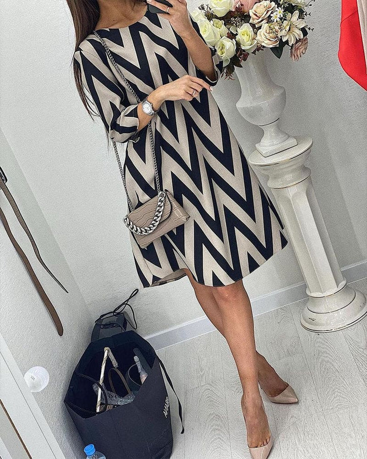 A-lijn Midi-Jurk | Zigzagprint & Driekwartmouwen | Tijdloze Stijl