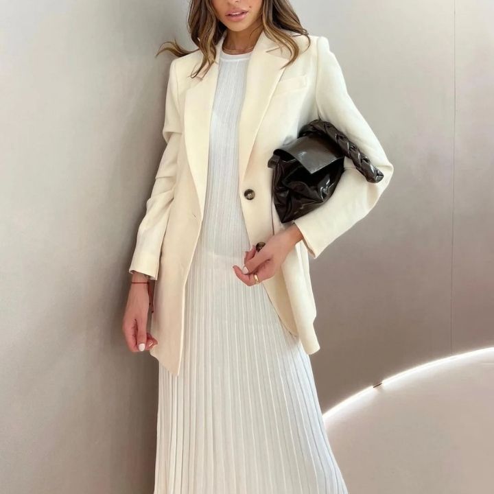 Ribgebreide Maxi-Jurk | Halternek & Plissérok | Minimalistische Elegantie