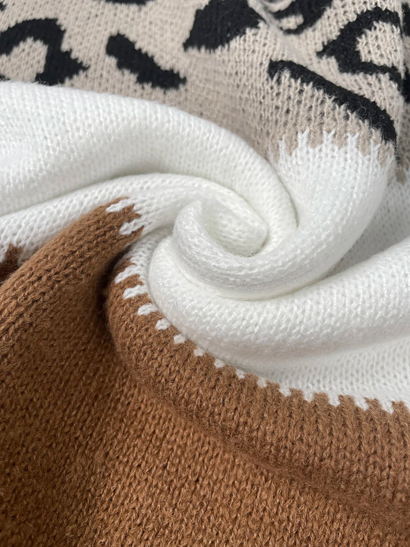 Lela Trui | Trendy Luipaardprint | Stijlvol & Comfortabel